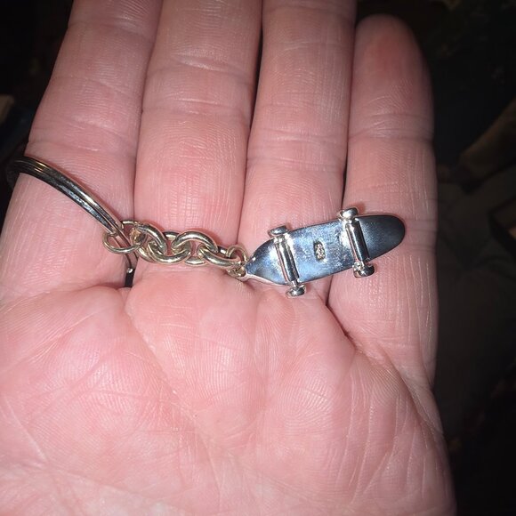 sterling silver skateboard keychain moving wheels - Picture 4 of 4